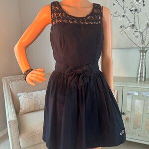 Hollister Navy Blue Dress Size Large with Removable Belt